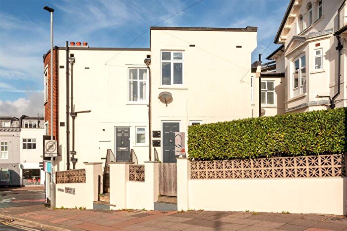 3 Bedroom Flat To Rent In Wellington Road, Brighton, BN2