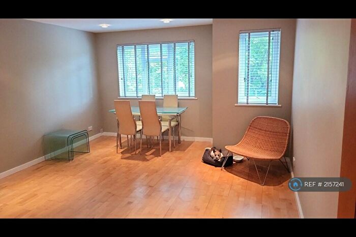 2 Bedroom Flat To Rent In Cator Road, London, SE26