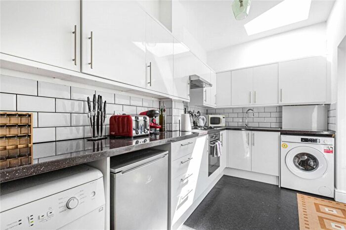 1 Bedroom End Of Terrace House To Rent In St. Loy's Road, London, N17