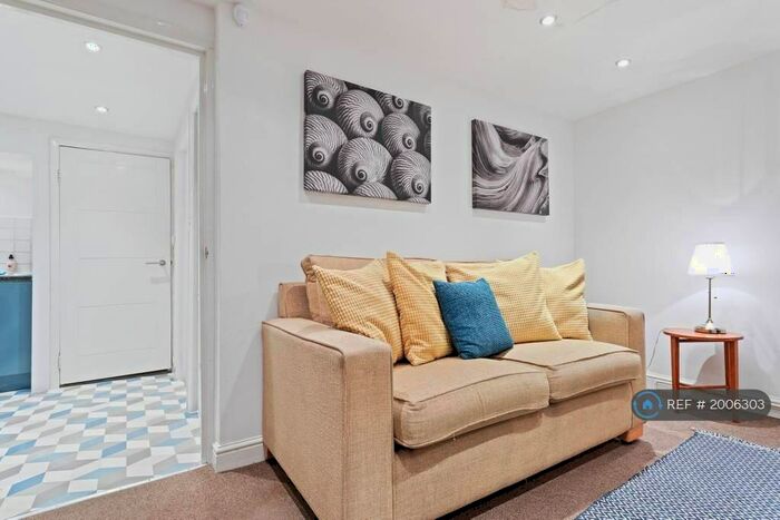 3 Bedroom Flat To Rent In Stoke Newington, London, N16