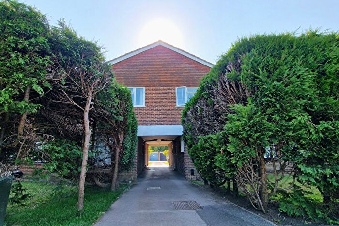 2 Bedroom Maisonette For Sale In Oxenden Road, Tongham, Surrey, GU10