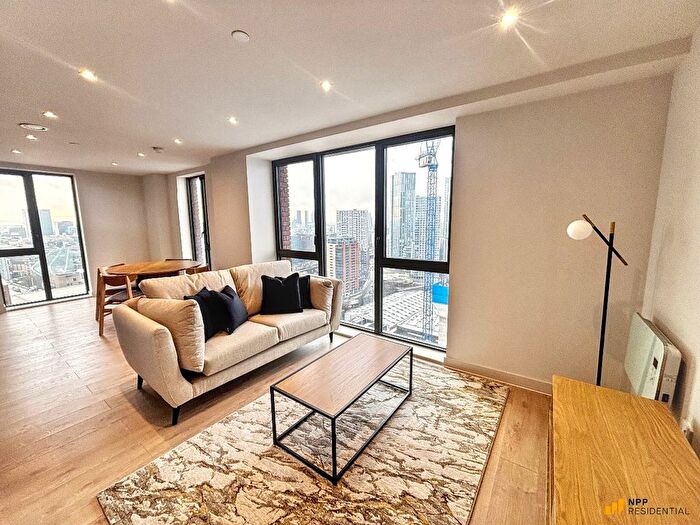 2 Bedroom Flat To Rent In Waterhouse Gardens, Dutton Street, Manchester, M3