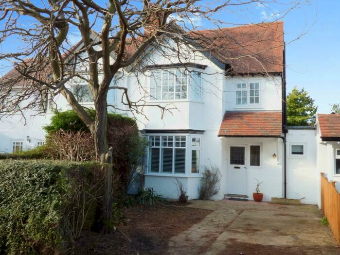 3 Bedroom Semi-Detached House To Rent In Maidenhead Road, Stratford-upon-Avon, CV37