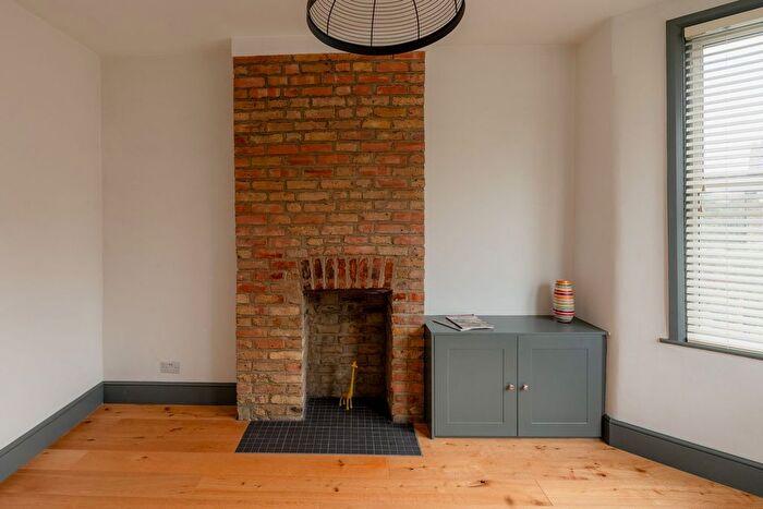 2 Bedroom Maisonette For Sale In Brunswick Road, Leyton, London, E10