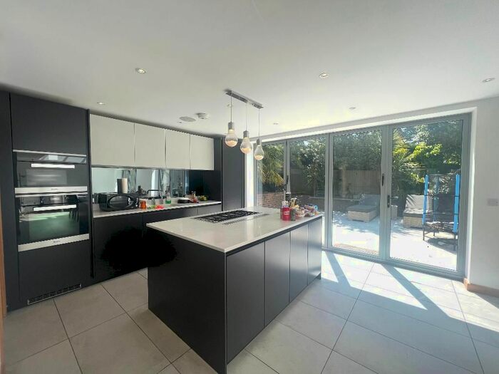 5 Bedroom Detached House To Rent In Onslow Road, Hove, East Sussex, BN3