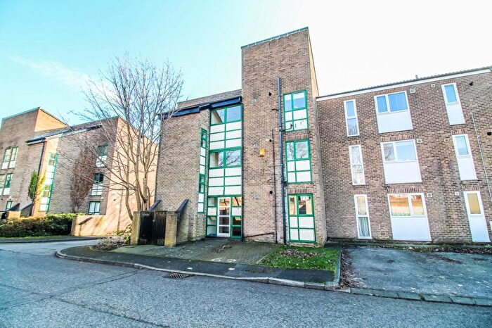 2 Bedroom Flat For Sale In Lumley Close, Oxclose, Washington, NE38