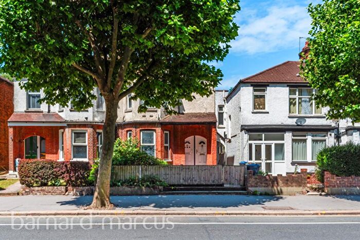 2 Bedroom Flat For Sale In Brighton Road, South Croydon, CR2