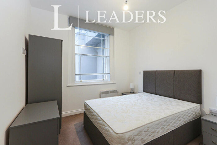 2 Bedroom Apartment To Rent In Liberty House, Bank Street, S1
