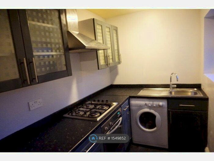 3 Bedroom Terraced House To Rent In Sharrow Street, Sheffield, S11