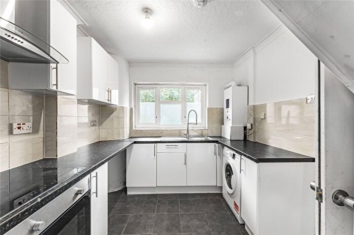 3 Bedroom Flat To Rent In New North Road, Hoxton, London, N1