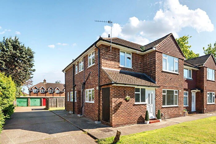 2 Bedroom Maisonette For Sale In Northcote, Addlestone, KT15