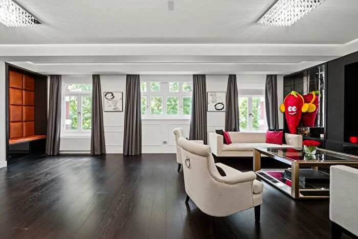 3 Bedroom Flat For Sale In Queens Gate, South Kensington, SW7
