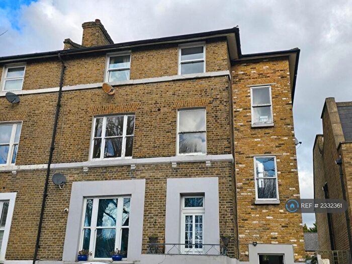 2 Bedroom Flat To Rent In Eltham Road, London, SE12