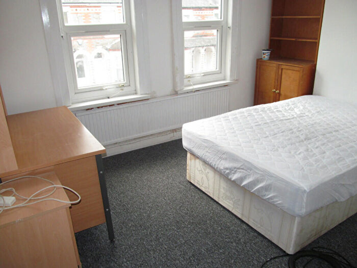 5 Bedroom Terraced House To Rent In Norris Road, Reading, Berkshire, RG6