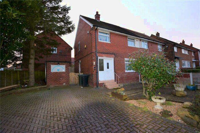 3 Bedroom Semi-Detached House To Rent In Asquith Avenue, Morley, Leeds, West Yorkshire, LS27