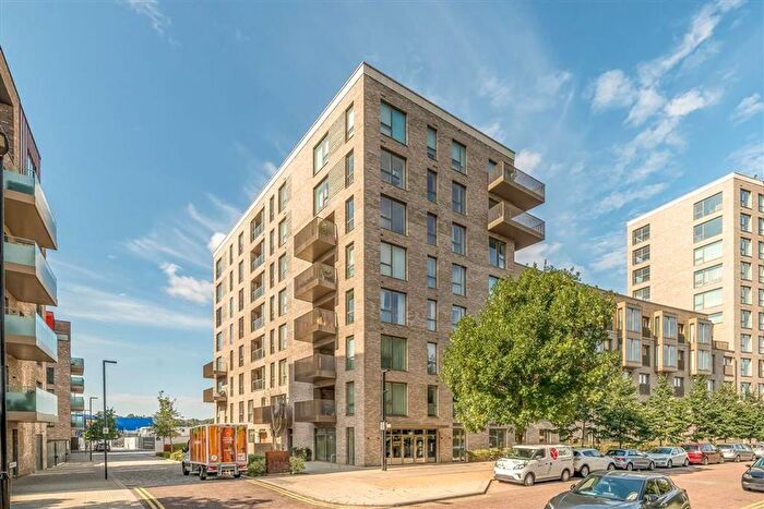2 Bedroom Flat To Rent In West Parkside, Greenwich, SE10
