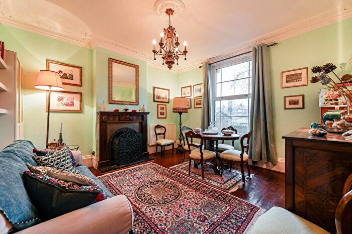 3 Bedroom Detached House For Sale In Eltham Green, London, SE9