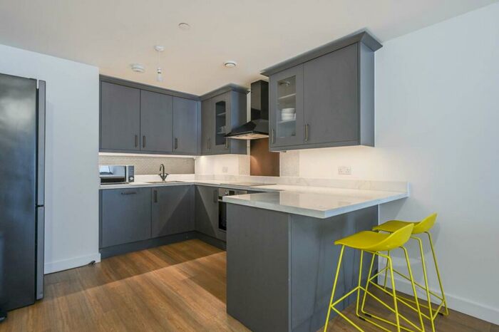 2 Bedroom Flat To Rent In Emery Way, St Katharine Docks, London, E1W