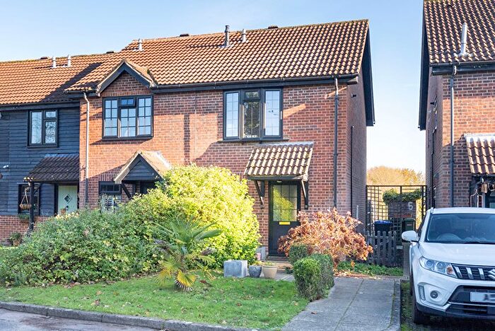 2 Bedroom End Of Terrace House For Sale In Barleymow Court, Betchworth, RH3