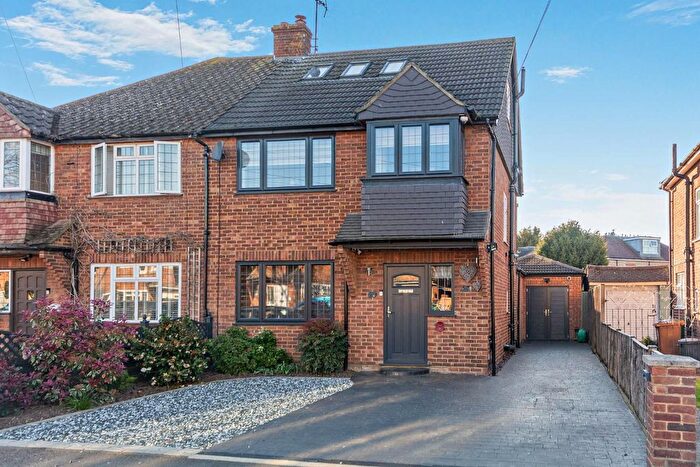 4 Bedroom Semi Detached House For Sale In Gordon Road, Ashford, TW15