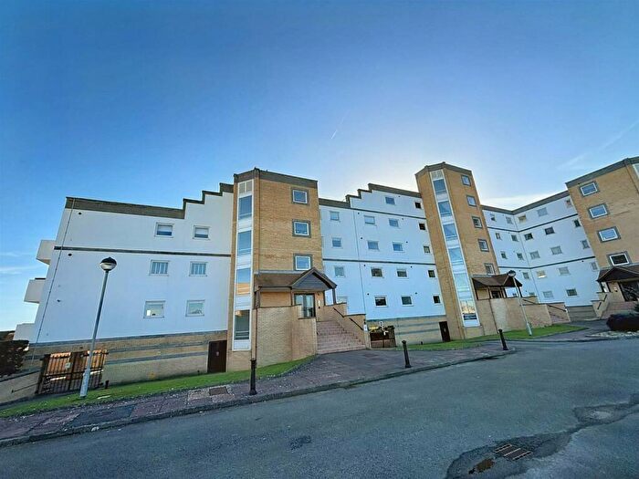 2 Bedroom Flat For Sale In Royal Parade, Eastbourne, BN22