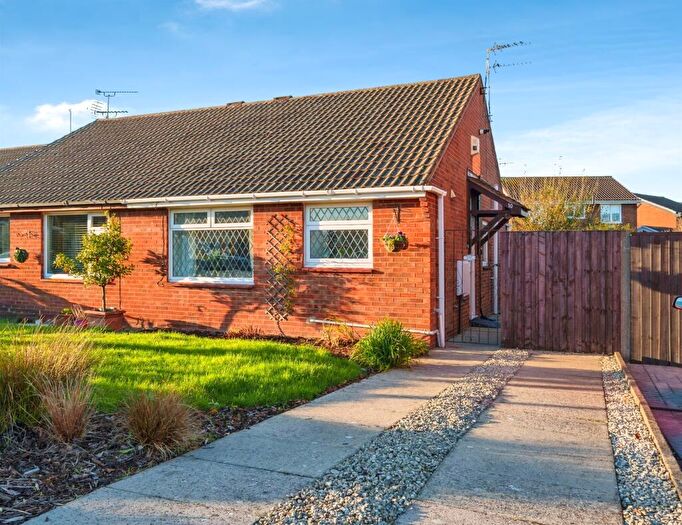 2 Bedroom Semi-Detached Bungalow For Sale In Bromsgrove Road, Wirral, CH49