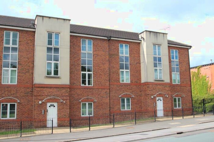 2 Bedroom Flat To Rent In The Grange, Stanningley Road, Leeds, West Yorkshire, LS12