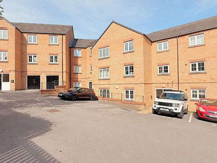 2 Bedroom Flat For Sale In Broadlands Gardens, Pudsey, LS28