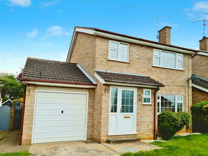 3 Bedroom Detached House To Rent In Blake Walk, Higham Ferrers, Northants, NN10