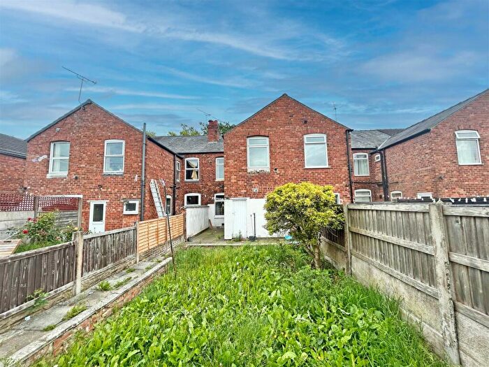 4 Bedroom Terraced House To Rent In Queen Street, Crewe, CW1