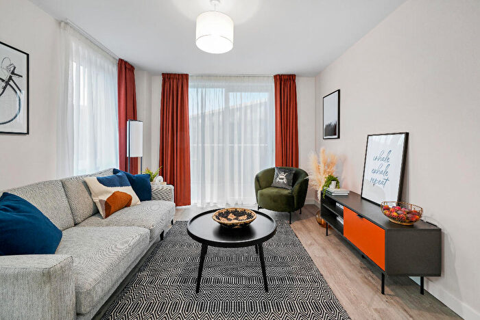 1 Bedroom Apartment To Rent In Clay, M5
