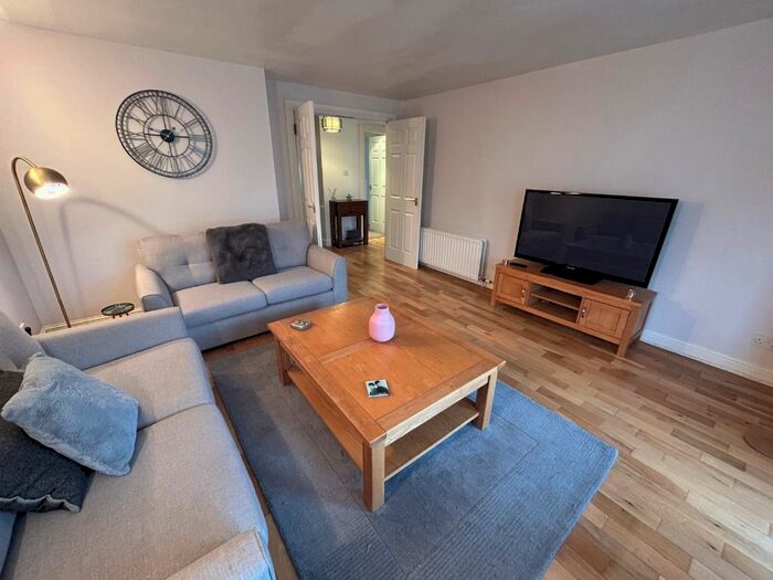 2 Bedroom Flat To Rent In Morningfield Mews, West End, Aberdeen, AB15