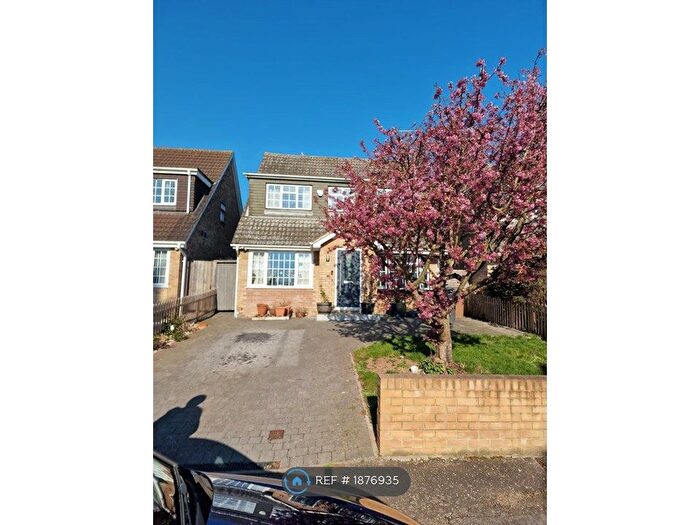 4 Bedroom Detached House To Rent In Petersfield, Essex, CM1