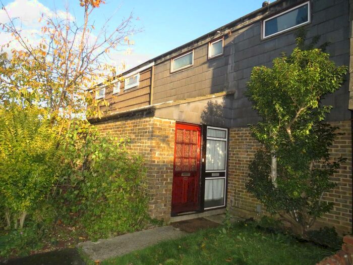 3 Bedroom House To Rent In Campsie Close, Basingstoke, RG22