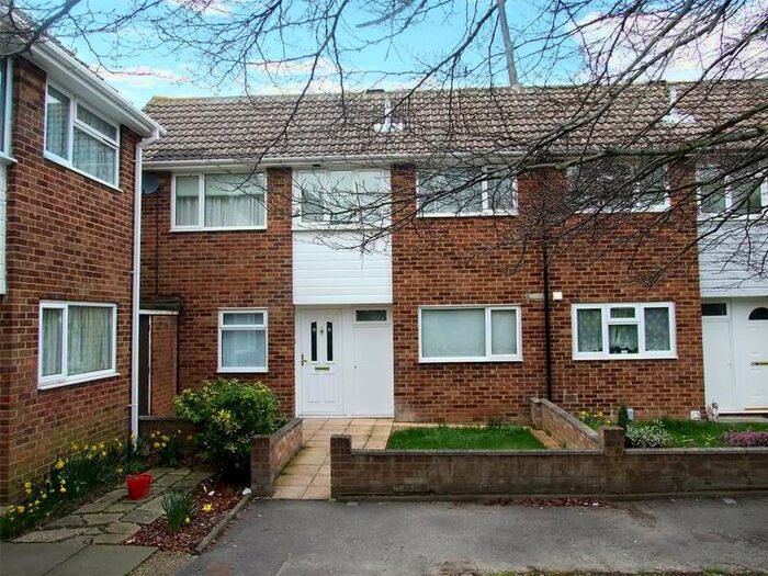 3 Bedroom Semi-Detached House To Rent In Crossfell, Wildridings, Bracknell, Berkshire, RG12