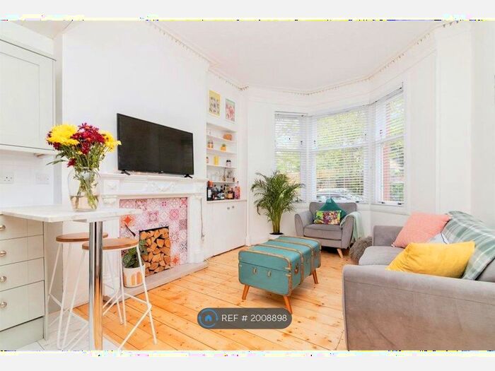 1 Bedroom Flat To Rent In Eastwood Av., Glasgow, G41