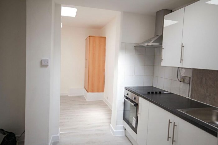 1 Bedroom Flat To Rent In Uxbridge Road, Uxbridge, UB10