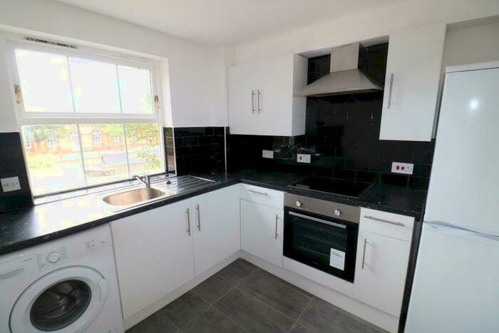2 Bedroom Flat To Rent In Harston Drive, Enfield, EN3