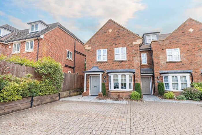 4 Bedroom Town House For Sale In Candlemas Lane, Beaconsfield, HP9