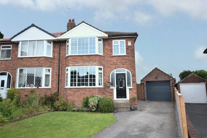 3 Bedroom Semi-Detached House To Rent In Crofton Rise, Leeds, West Yorkshire, LS17