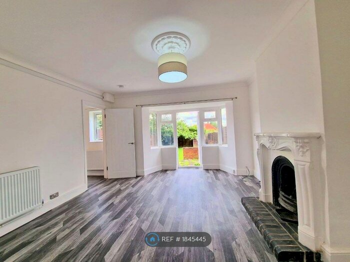 4 Bedroom Terraced House To Rent In Jubilee Close, Walsall, WS3