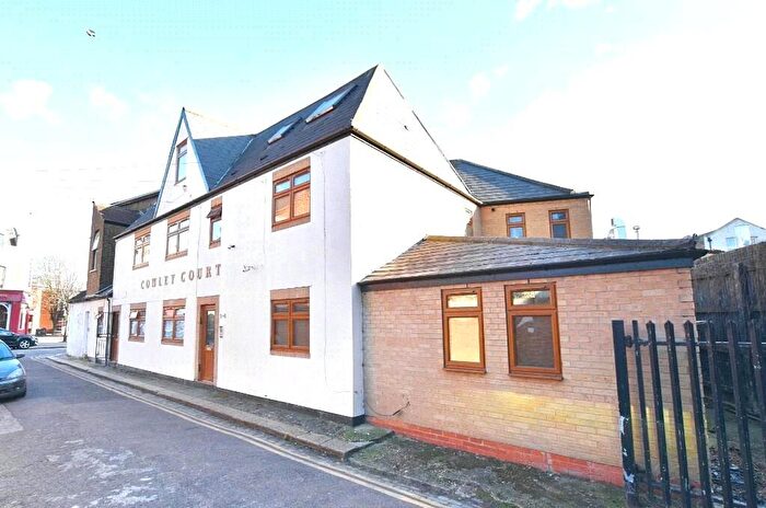 2 Bedroom Apartment For Sale In West Street, London, E11