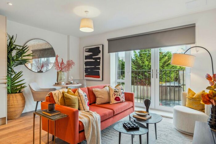 1 Bedroom Penthouse To Rent In Bath Road, Slough, SL1