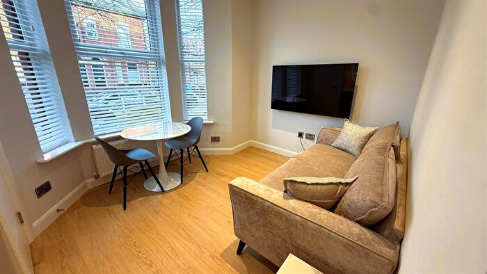 1 Bedroom Apartment To Rent In Northen Grove, West Didsbury, M20