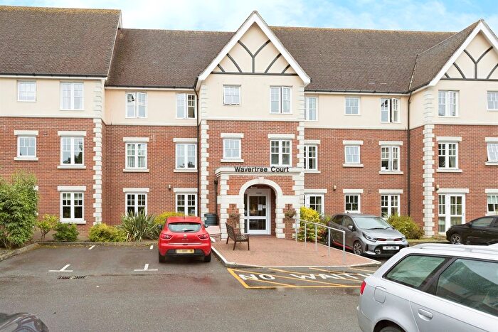 1 Bedroom Flat To Rent In Massetts Road, Horley, RH6