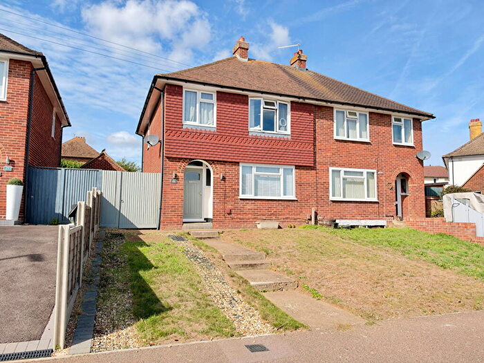 3 Bedroom Semi-Detached House For Sale In Stunning Three Bedroom Semi Detached With No Onward Chain Close To The Train Station - Bedford Avenue Rainham., ME8