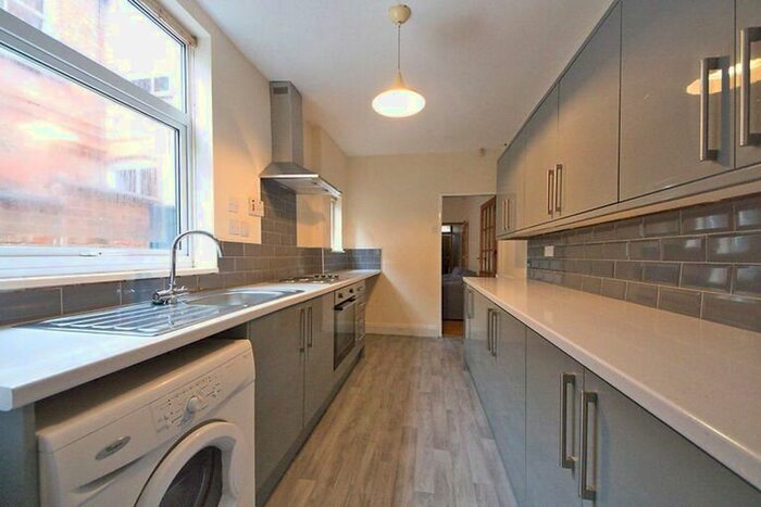 4 Bedroom Terraced House To Rent In Thurlow Road, Leicester, LE2