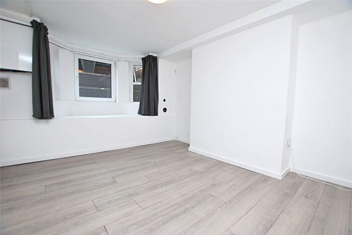 1 Bedroom Flat To Rent In Victoria Road, Guildford, Surrey, GU1