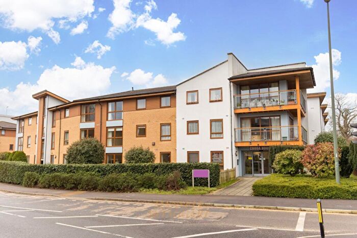 2 Bedroom Flat For Sale In Commonwealth Drive, Choda House Commonwealth Drive, RH10