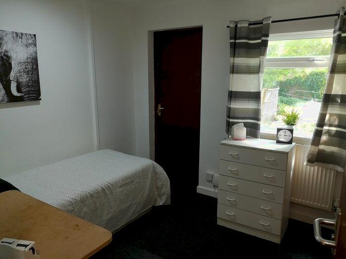 Studio To Rent In Edward Street, Dudley, DY1